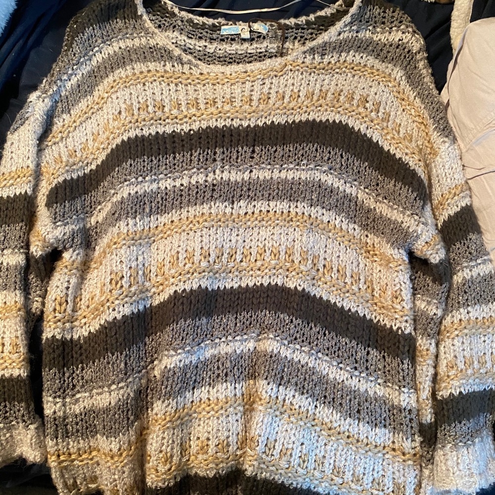 Long sleeved sweater